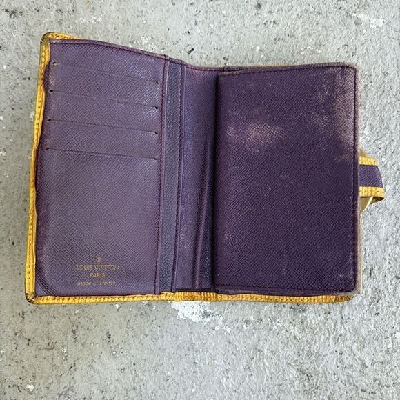 Vintage Louis Vuitton kiss lock wallet - Picture 9 of 13